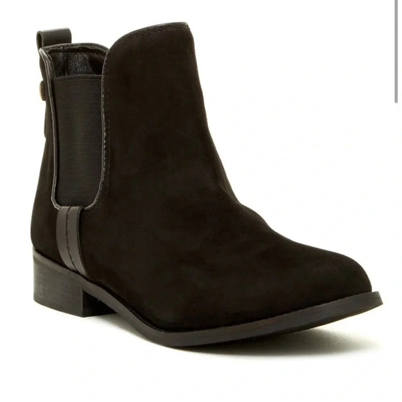 Steve Madden Black Gilte Leather Chelsea Ankle Bootie Size 7.5 - Picture 1 of 9